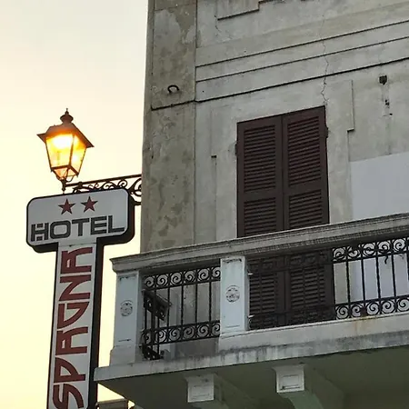 Отель Spagna Арона