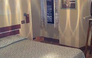 Spagna 2* Арона